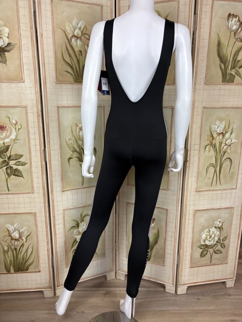 NWT Reebok Full Body Jumpsuit - Picture 5 of 6